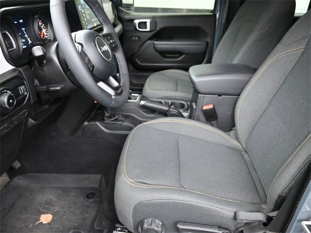 Used 2025 Jeep Wrangler Willys image 17