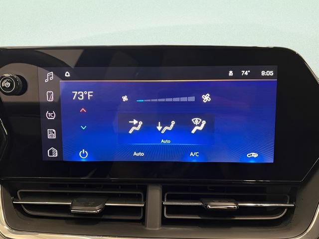 Certified 2025 Chevrolet Trax LT w/ LT Convenience Package FWD image 19