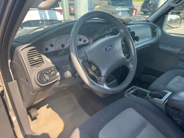 Used 2005 Ford Explorer Sport Trac XLT AWD/4WD image 12