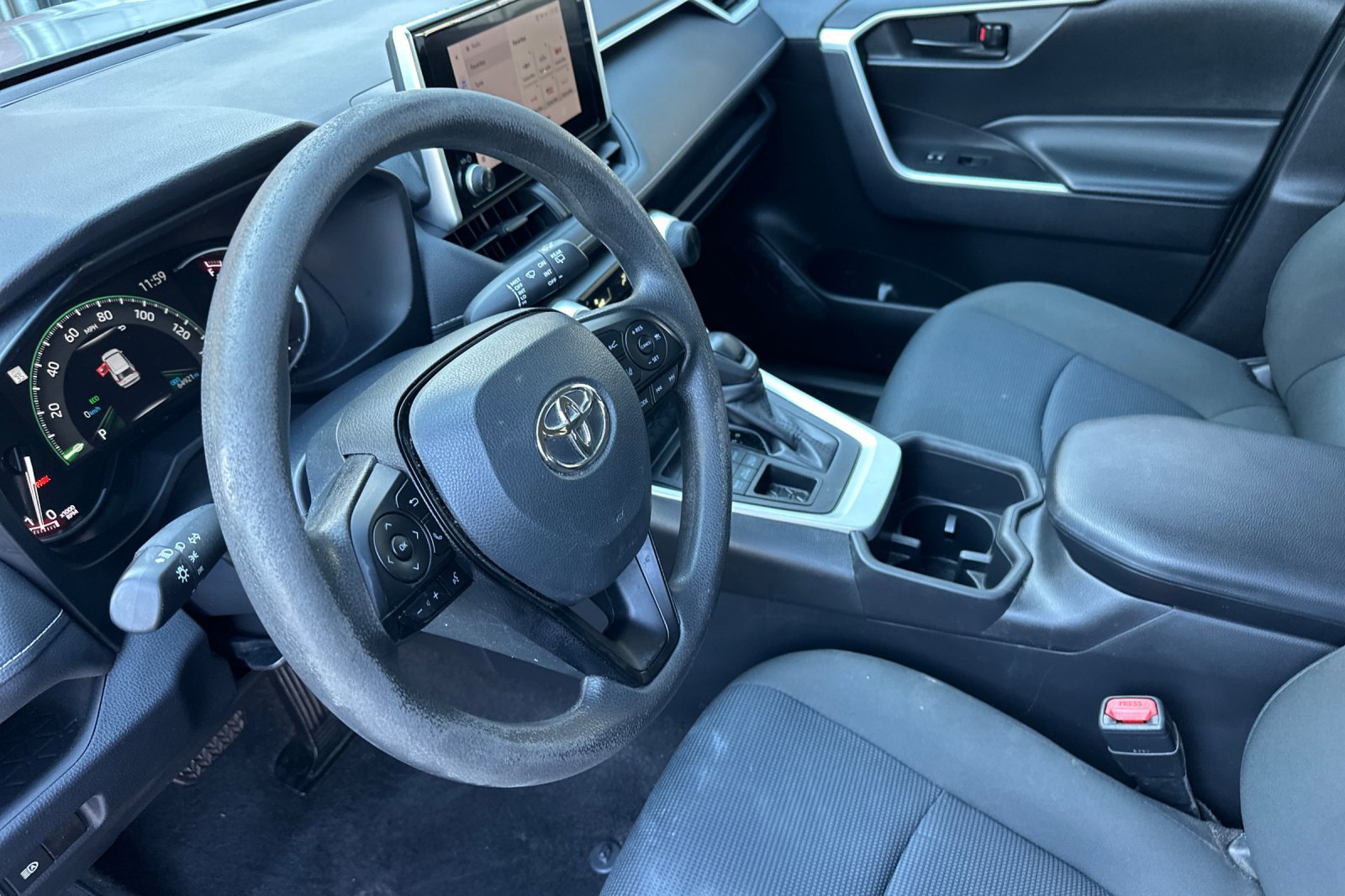 Used 2023 Toyota RAV4 LE image 10