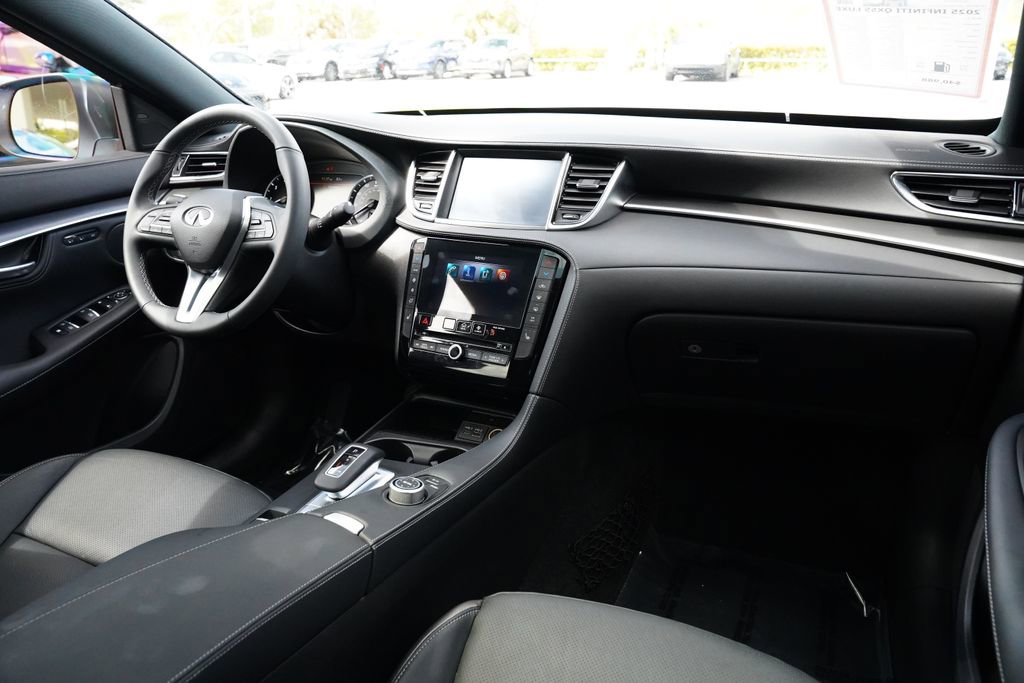 Used 2025 INFINITI QX55 Luxe w/ Cargo Package image 32