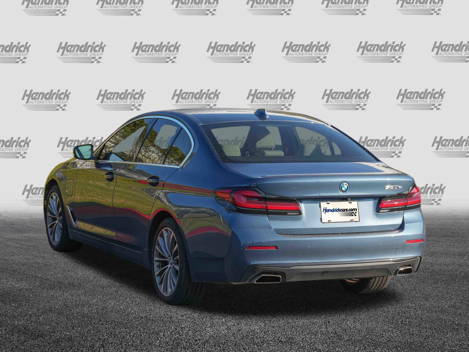 Used 2023 BMW 530e w/ Premium Package image 7