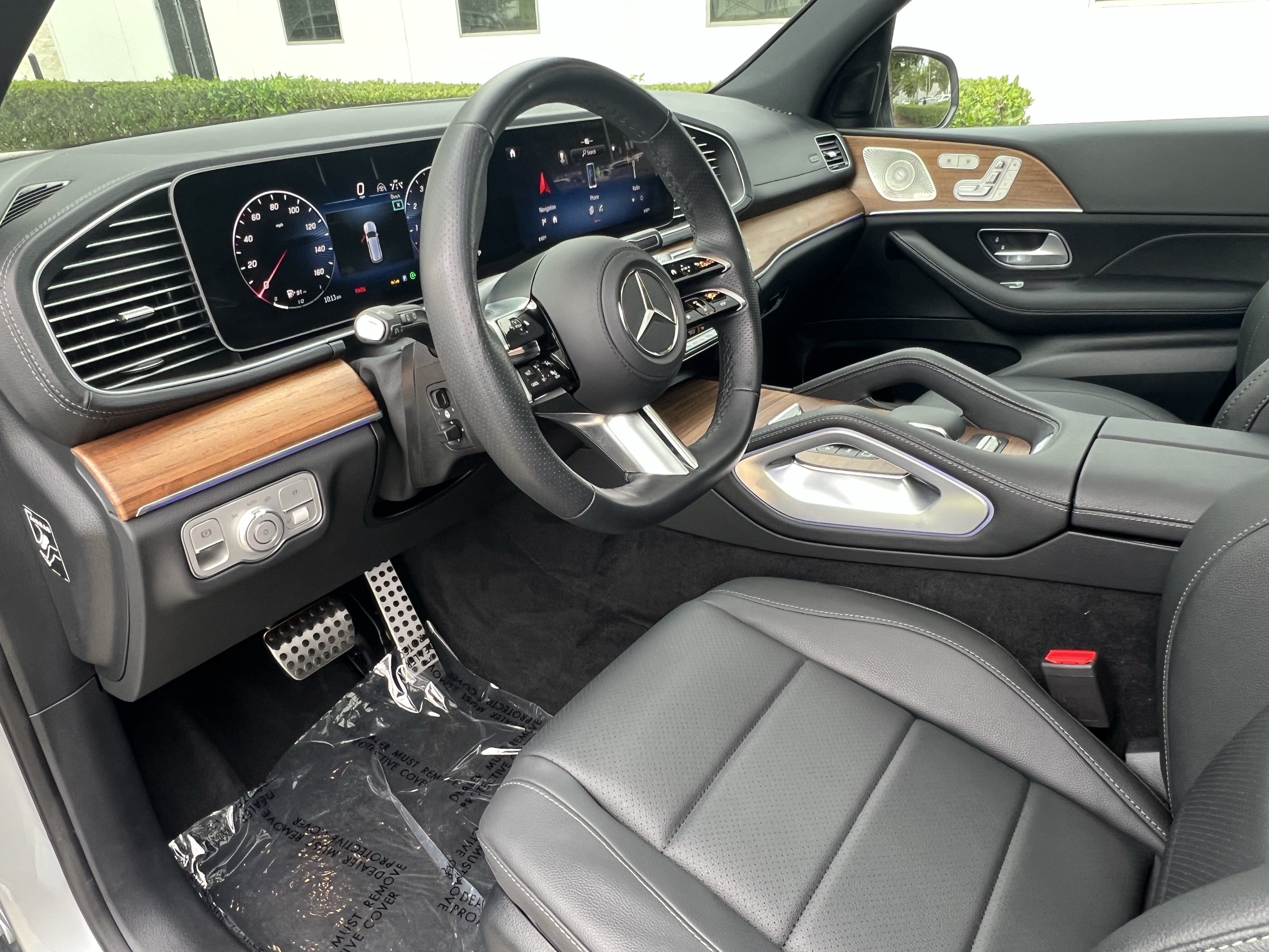 Used 2025 Mercedes-Benz GLS 450 4MATIC w/ AMG Line Exterior image 18