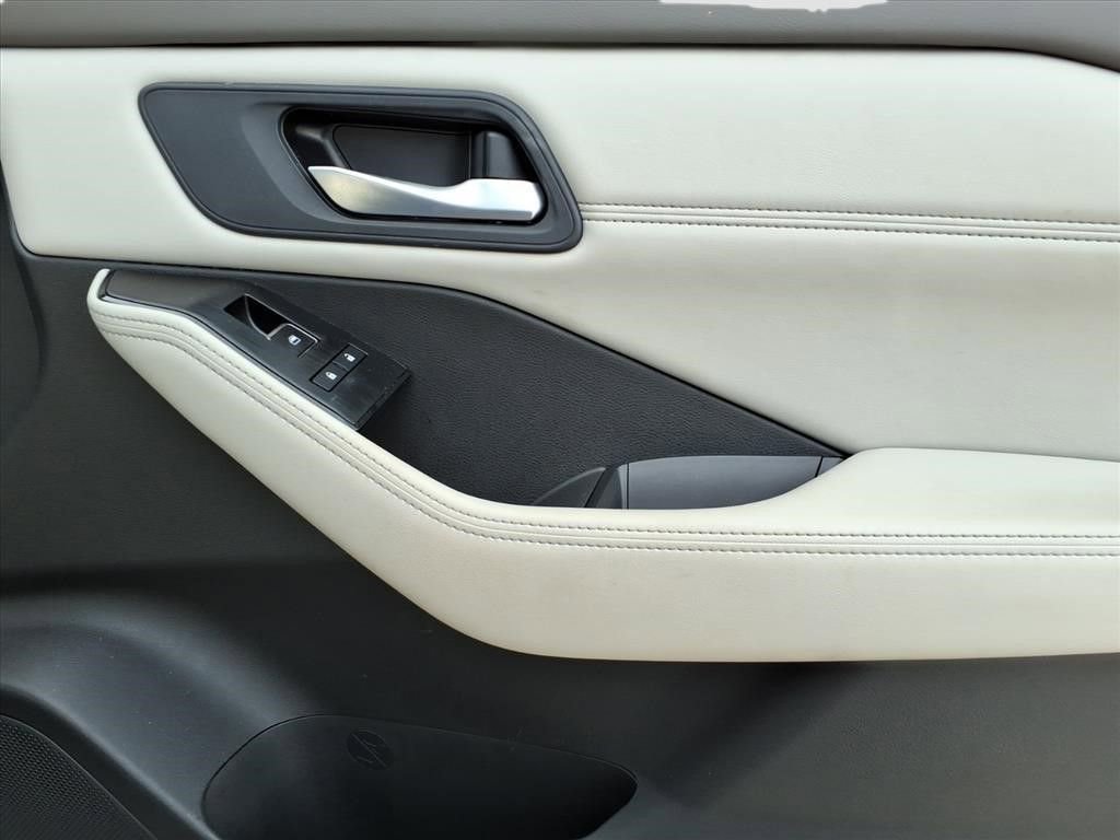 Used 2023 Nissan Rogue SL w/ SL Premium Package FWD image 9