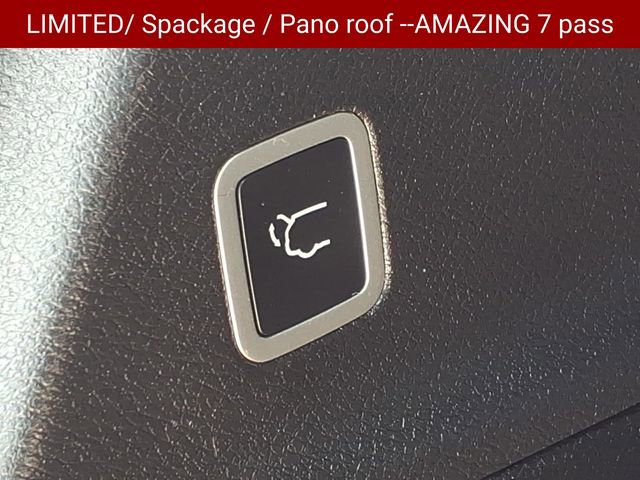 Used 2025 Chrysler Pacifica Limited FWD image 28