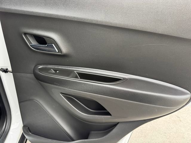 Certified 2022 Chevrolet Trax LS w/ Tint and Cruise Package image 12