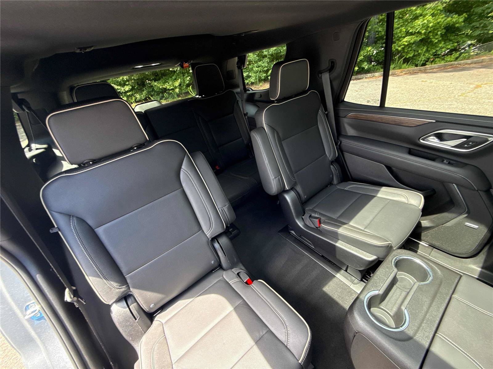 Used 2023 Chevrolet Tahoe Premier AWD/4WD image 32