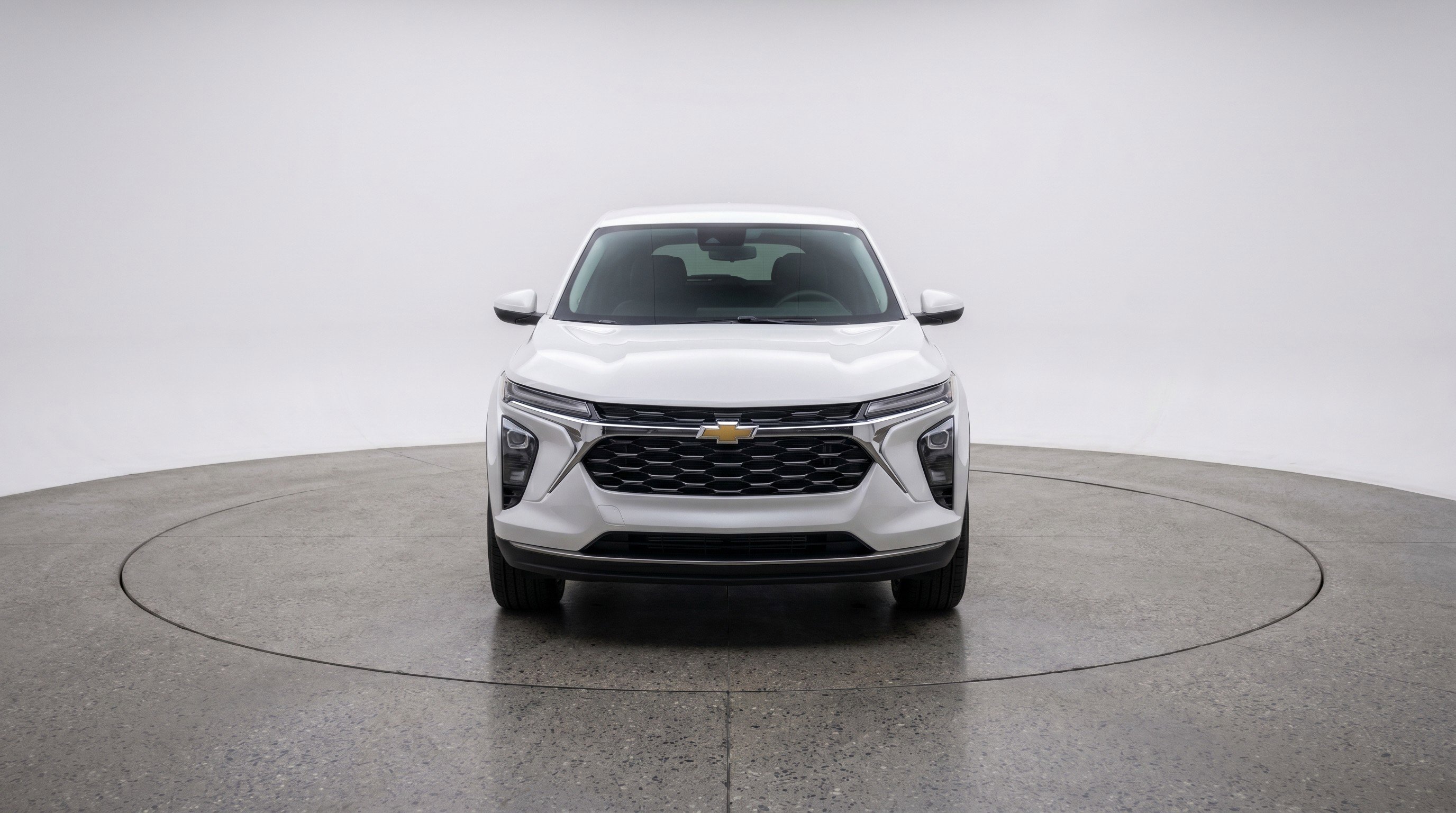 Used 2025 Chevrolet Equinox LT FWD image 2