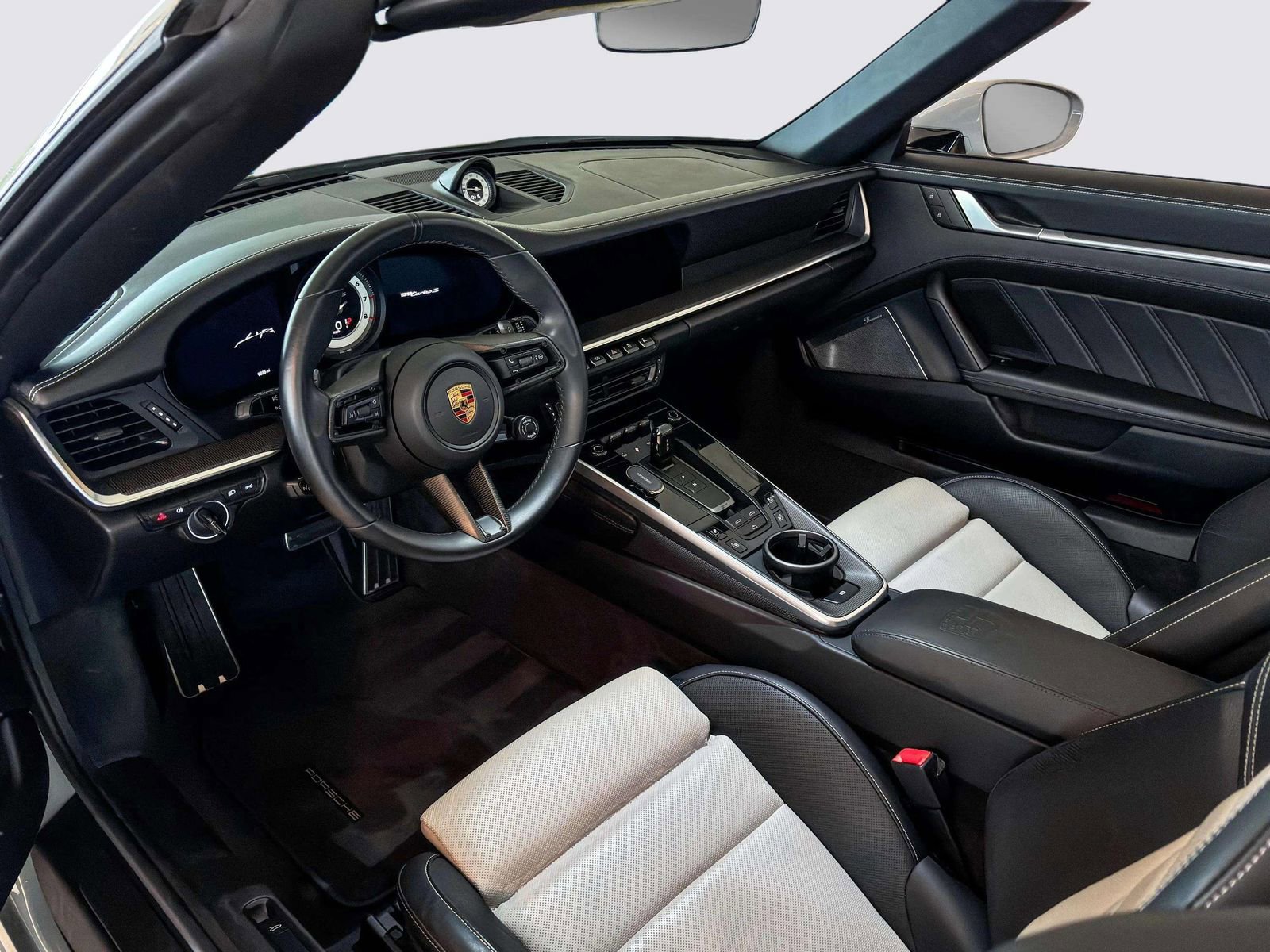 Used 2022 Porsche 911 Turbo S image 29