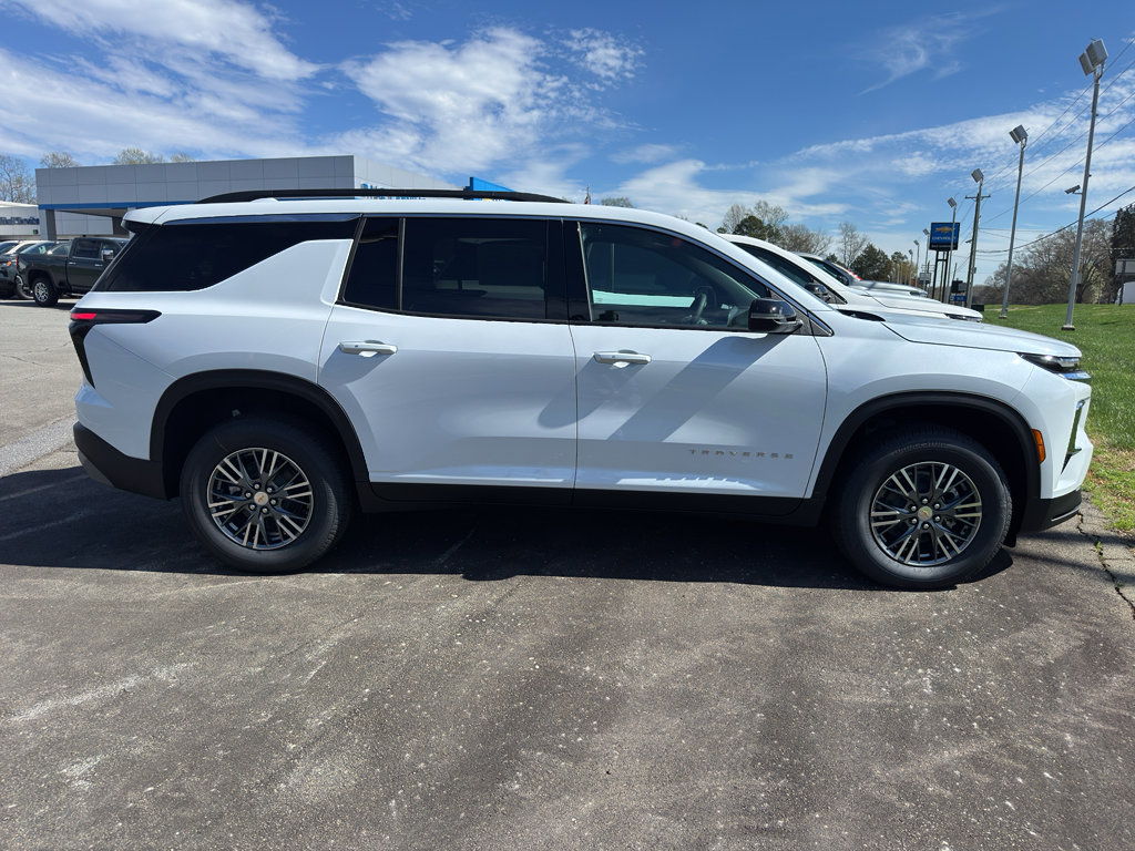 New 2026 Chevrolet Traverse LT FWD image 3