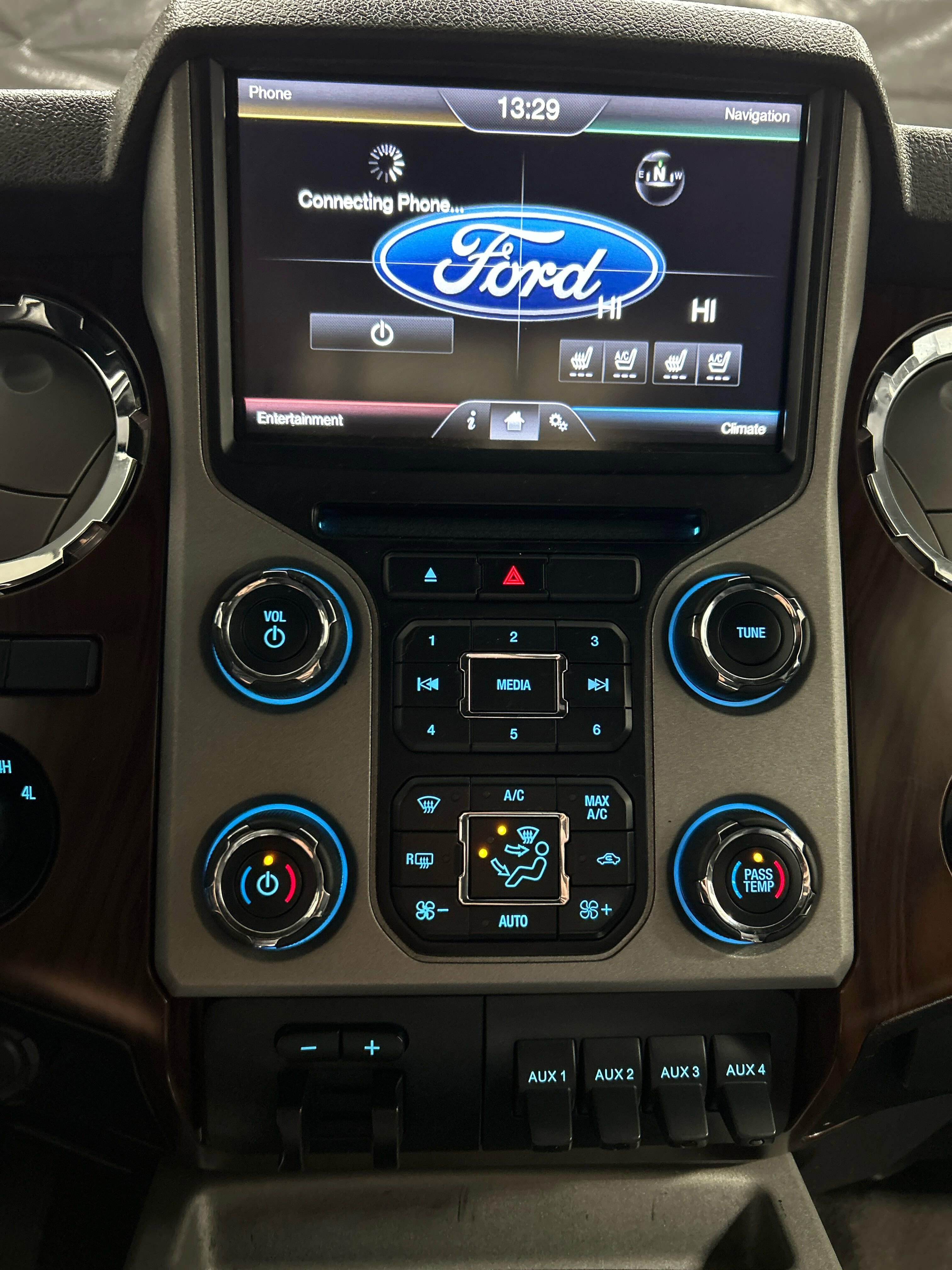 Used 2014 Ford F350 Lariat w/ Lariat Ultimate Package image 17