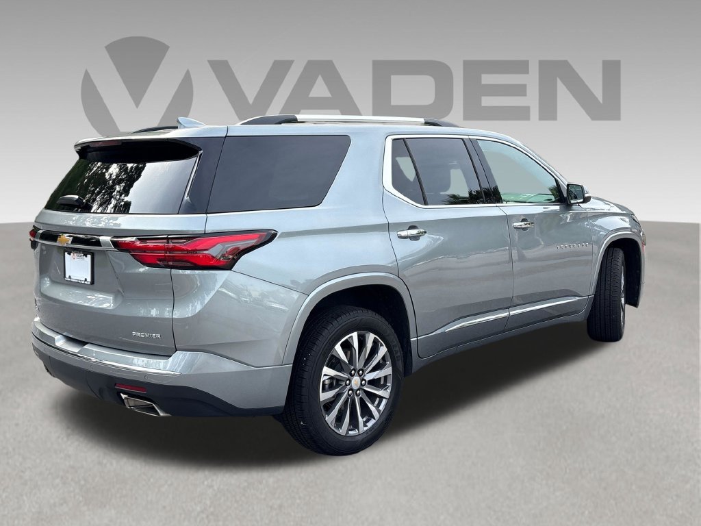 Used 2023 Chevrolet Traverse Premier FWD image 32
