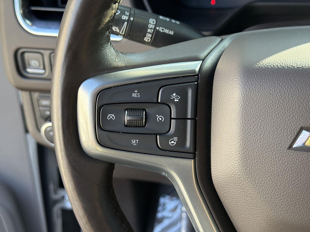 Used 2022 Chevrolet Suburban LT w/ Luxury Package AWD/4WD image 35