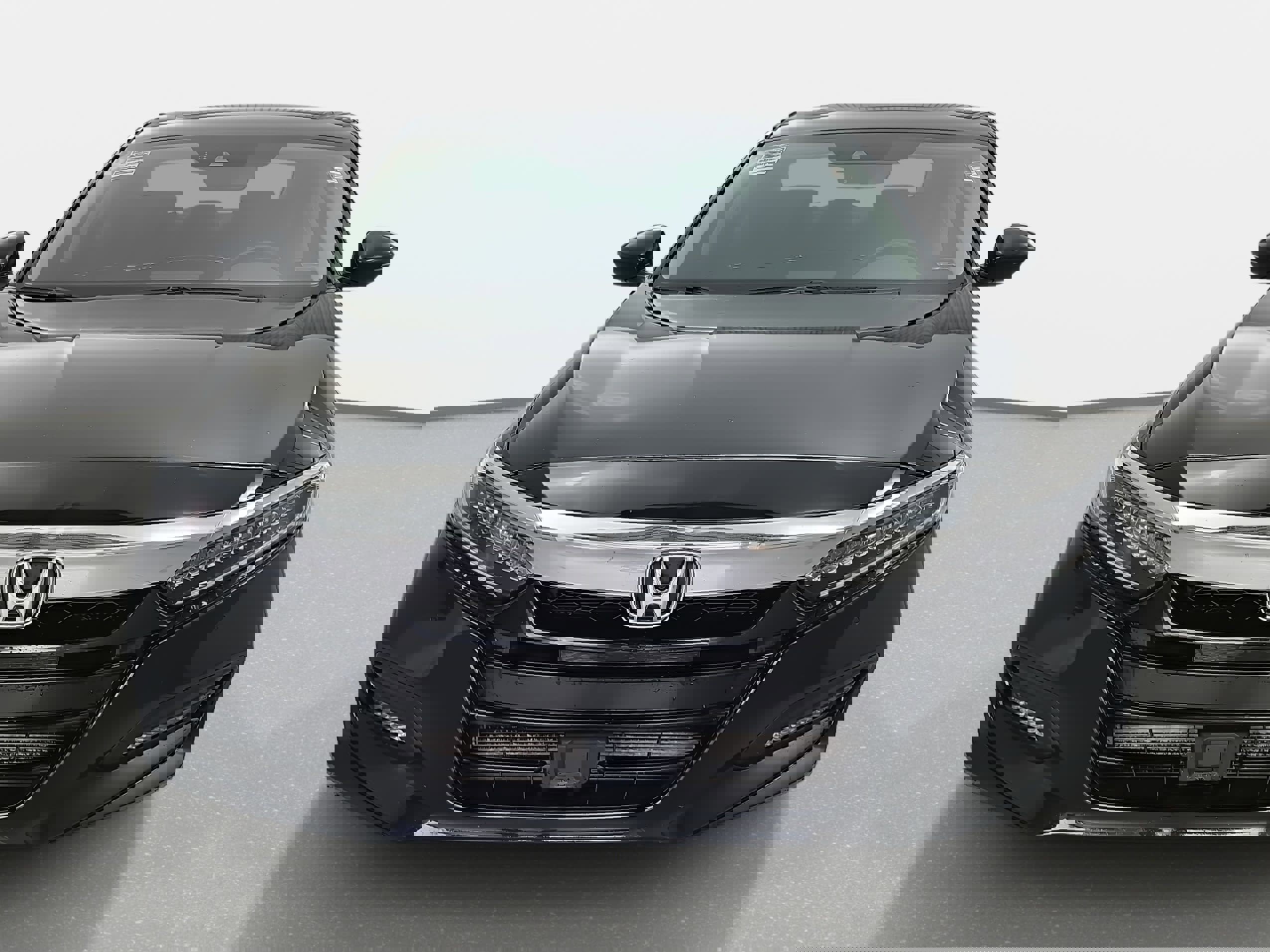 Used 2020 Honda Accord Touring image 2