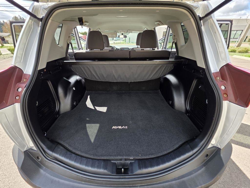 Used 2014 Toyota RAV4 LE AWD/4WD image 17