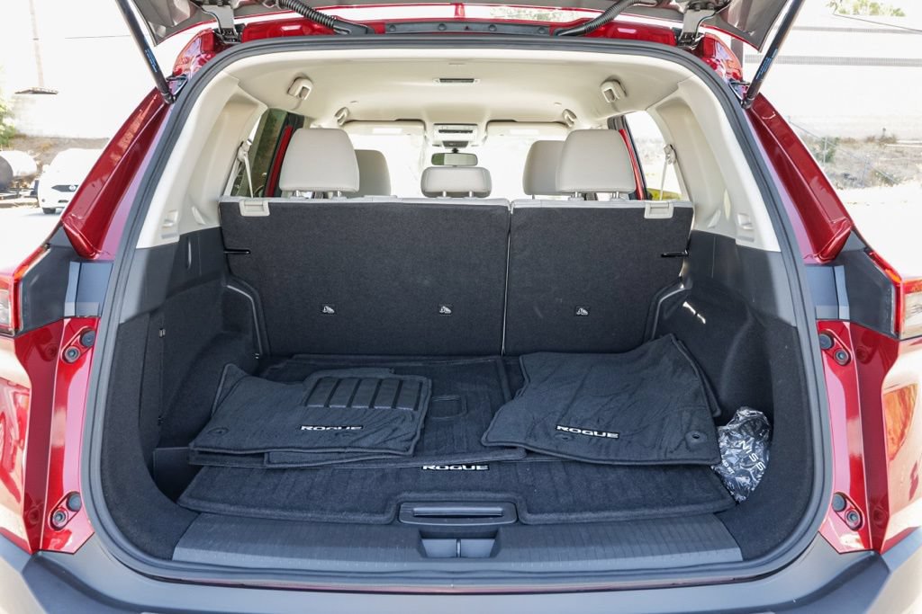 Used 2023 Nissan Rogue SV FWD image 19