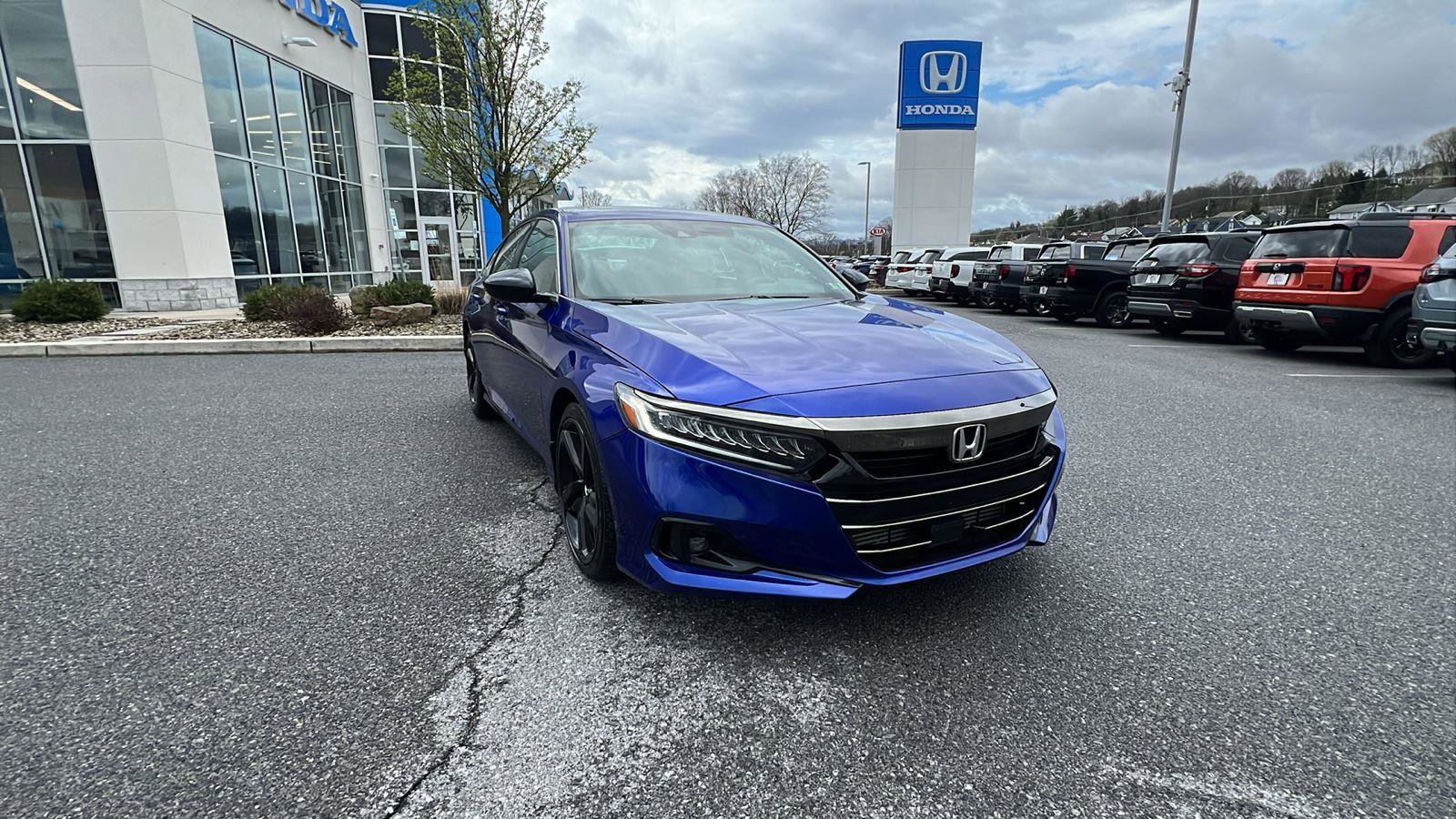 Used 2022 Honda Accord Sport image 2