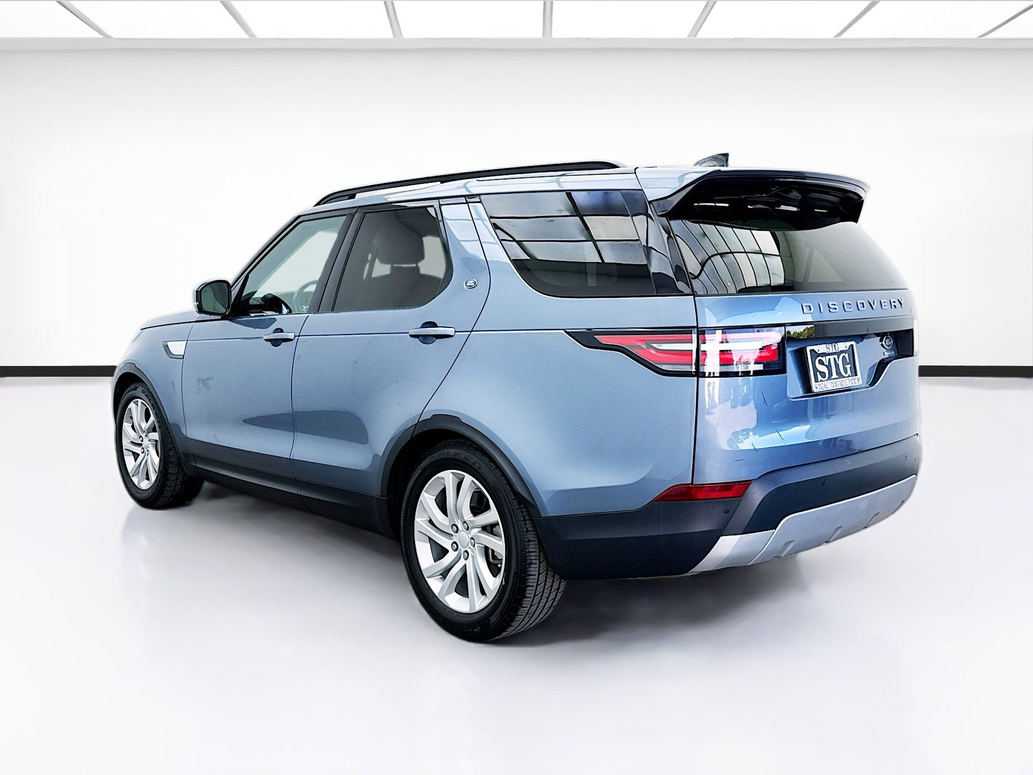 Used 2018 Land Rover Discovery HSE image 6