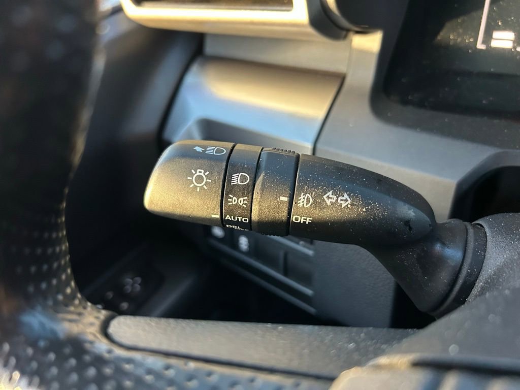 Certified 2025 Toyota Tacoma SR5 AWD/4WD image 22