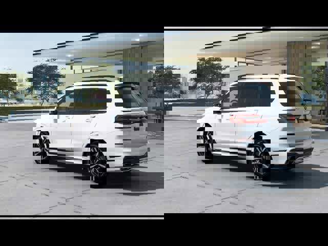 New 2025 BMW X7 M60i w/ Climate Comfort Package image 28