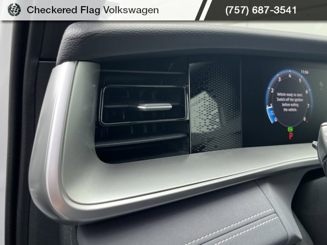 New 2025 Volkswagen Tiguan SE R-Line image 33