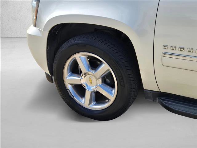 Used 2014 Chevrolet Suburban LTZ image 10