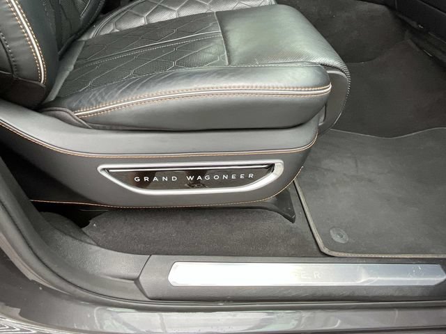 Used 2024 Jeep Grand Wagoneer L Series III AWD/4WD image 32