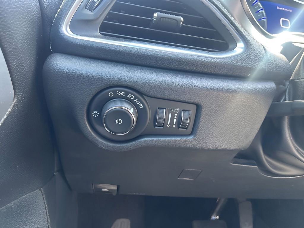 Used 2020 Chrysler Pacifica Limited w/ S Appearance Package image 23