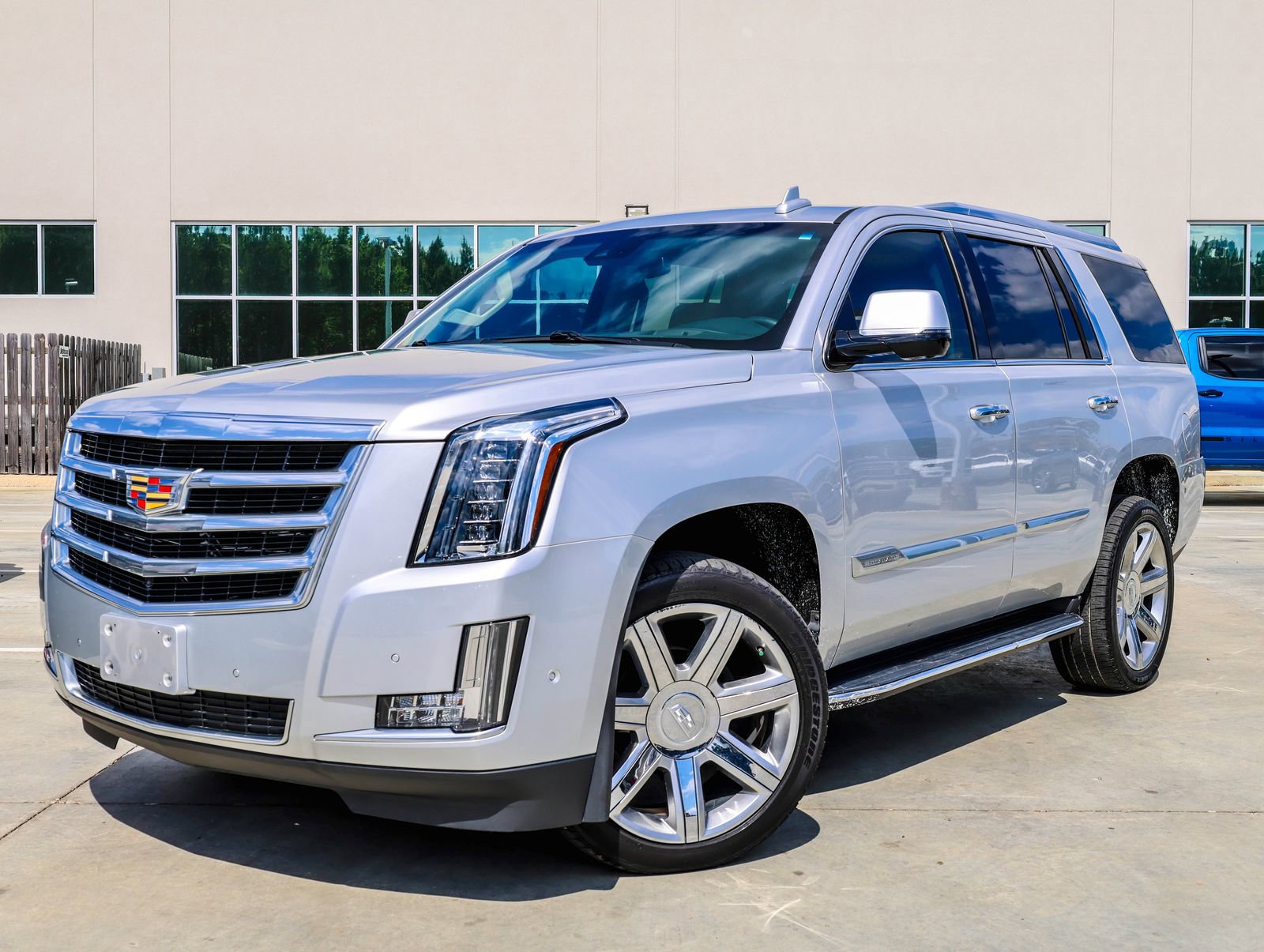 Used 2020 Cadillac Escalade Luxury image 1