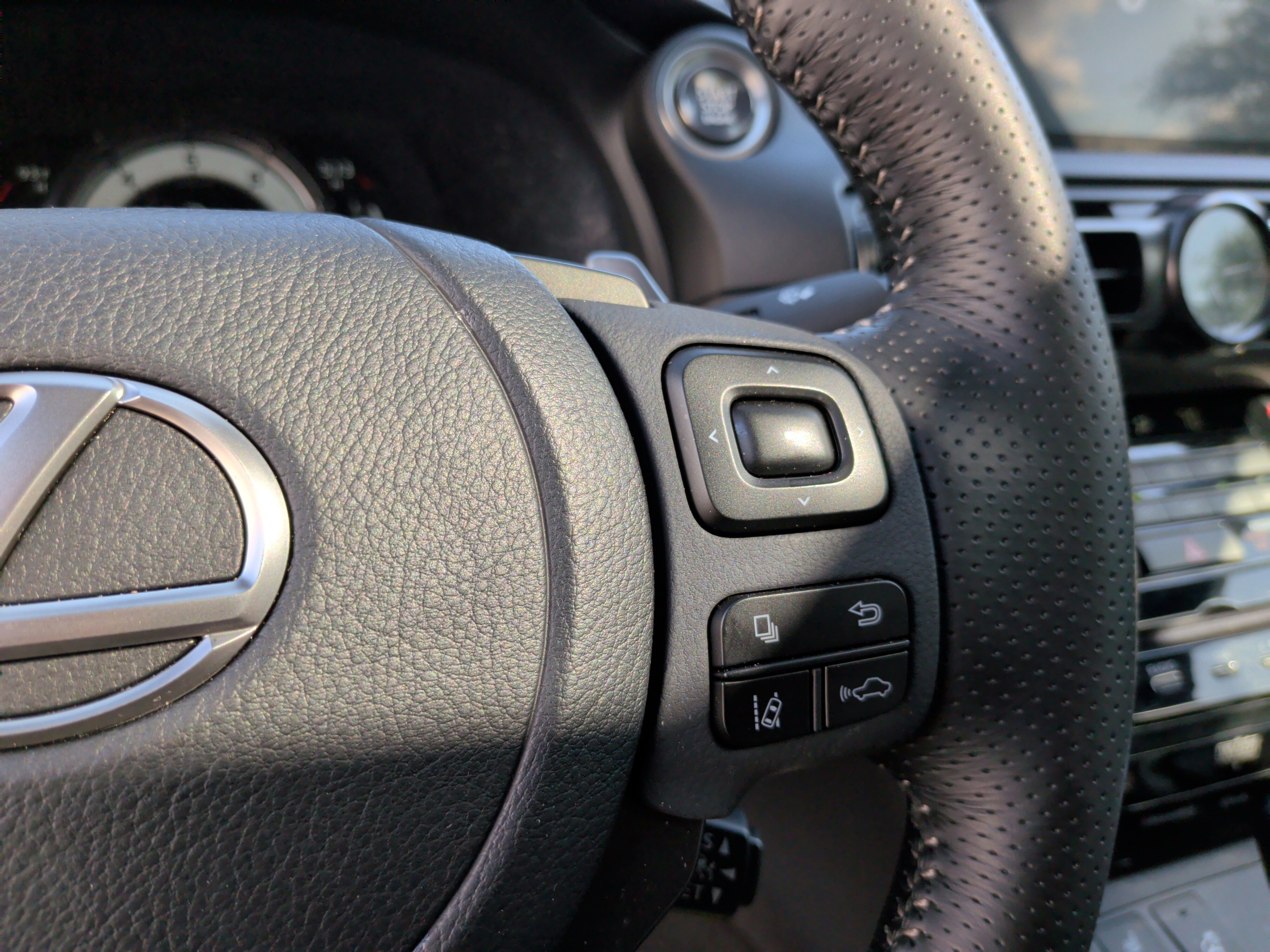 Used 2023 Lexus IS 500 w/ Accessory Package image 19