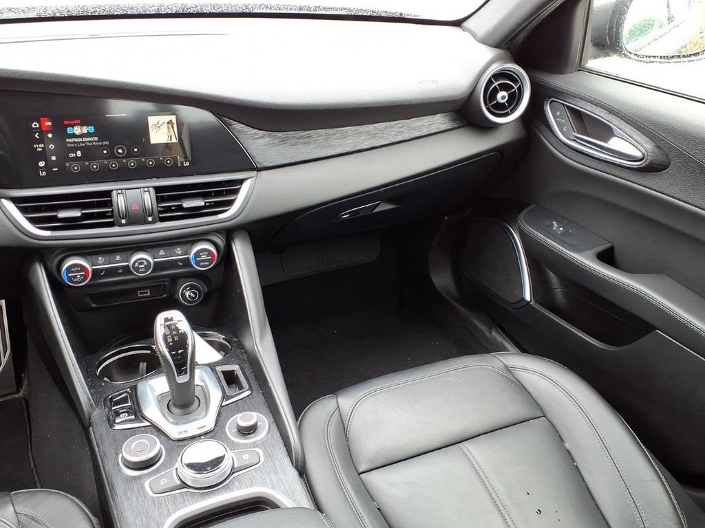 Used 2023 Alfa Romeo Giulia Sprint RWD image 21