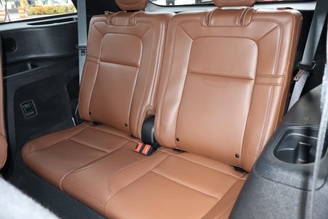 Certified 2020 Lincoln Aviator Reserve w/ Equipment Group 201A RWD image 16
