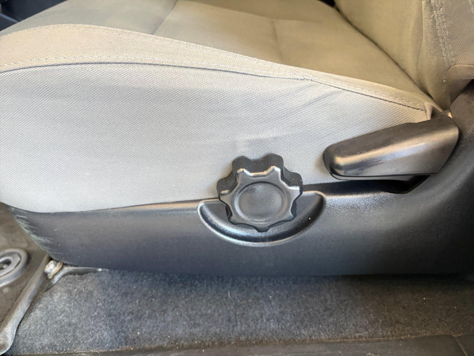 Used 2018 Toyota Tacoma SR5 AWD/4WD image 15