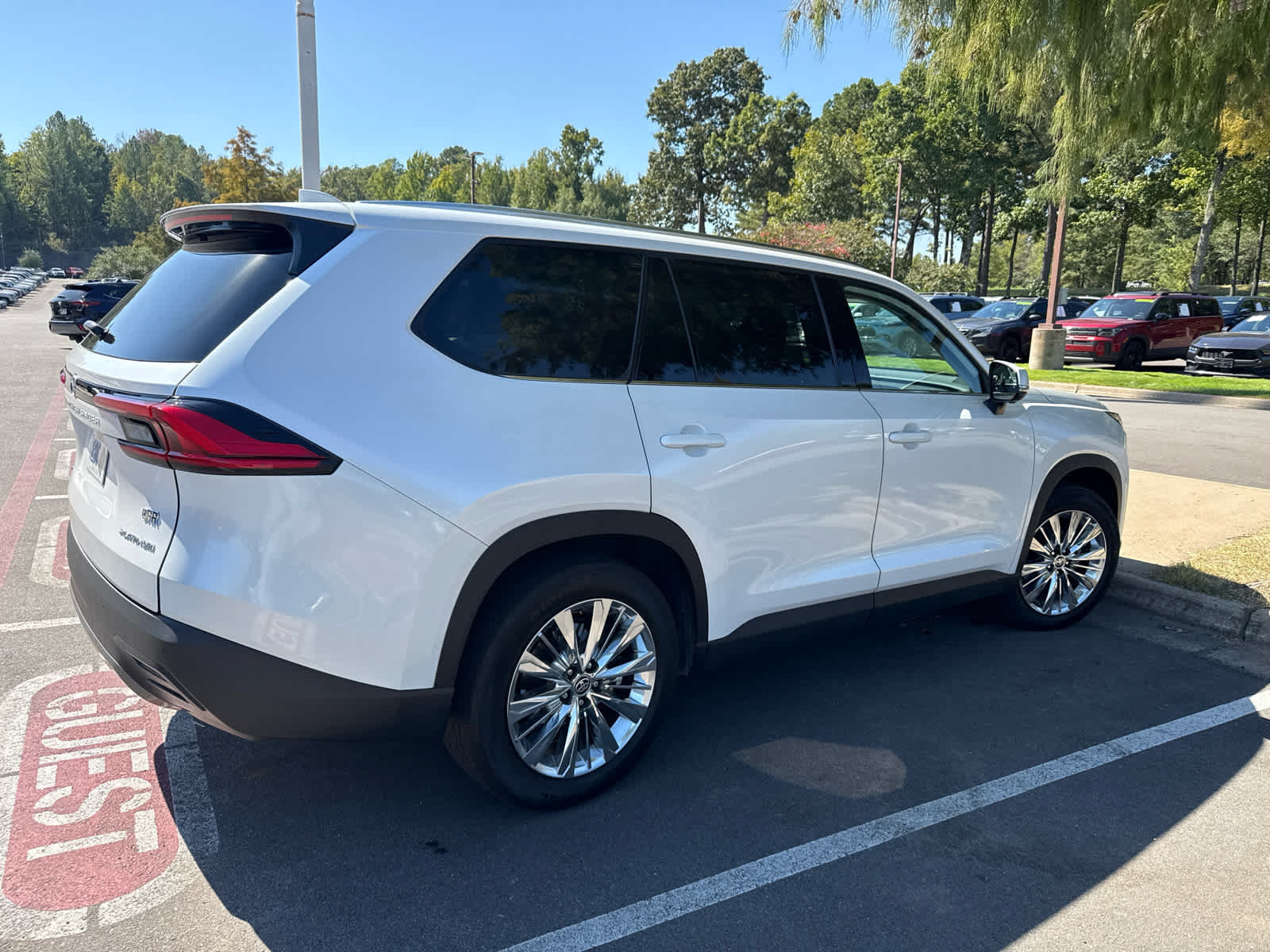 Used 2024 Toyota Grand Highlander AWD image 4