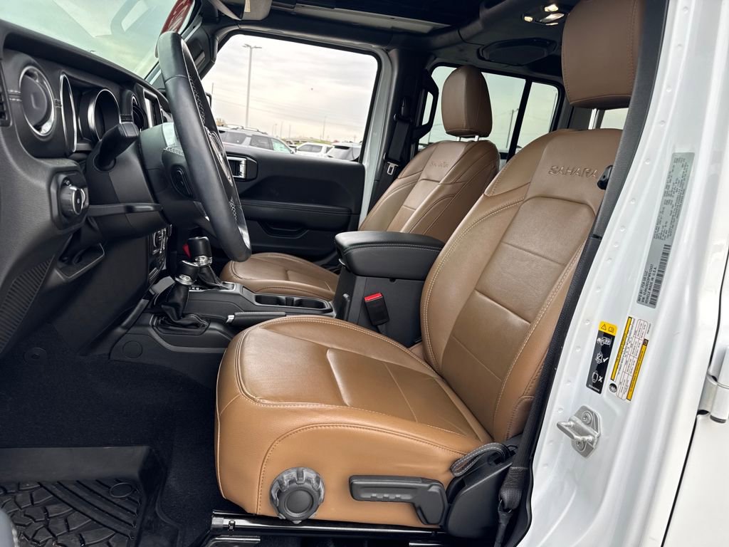 Used 2023 Jeep Wrangler Sahara w/ Cold Weather Group AWD/4WD image 17