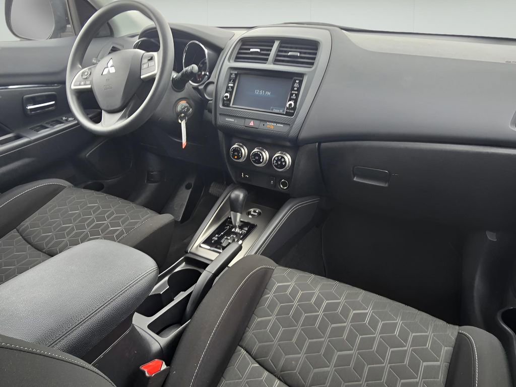 Used 2025 Mitsubishi Outlander Sport ES image 14