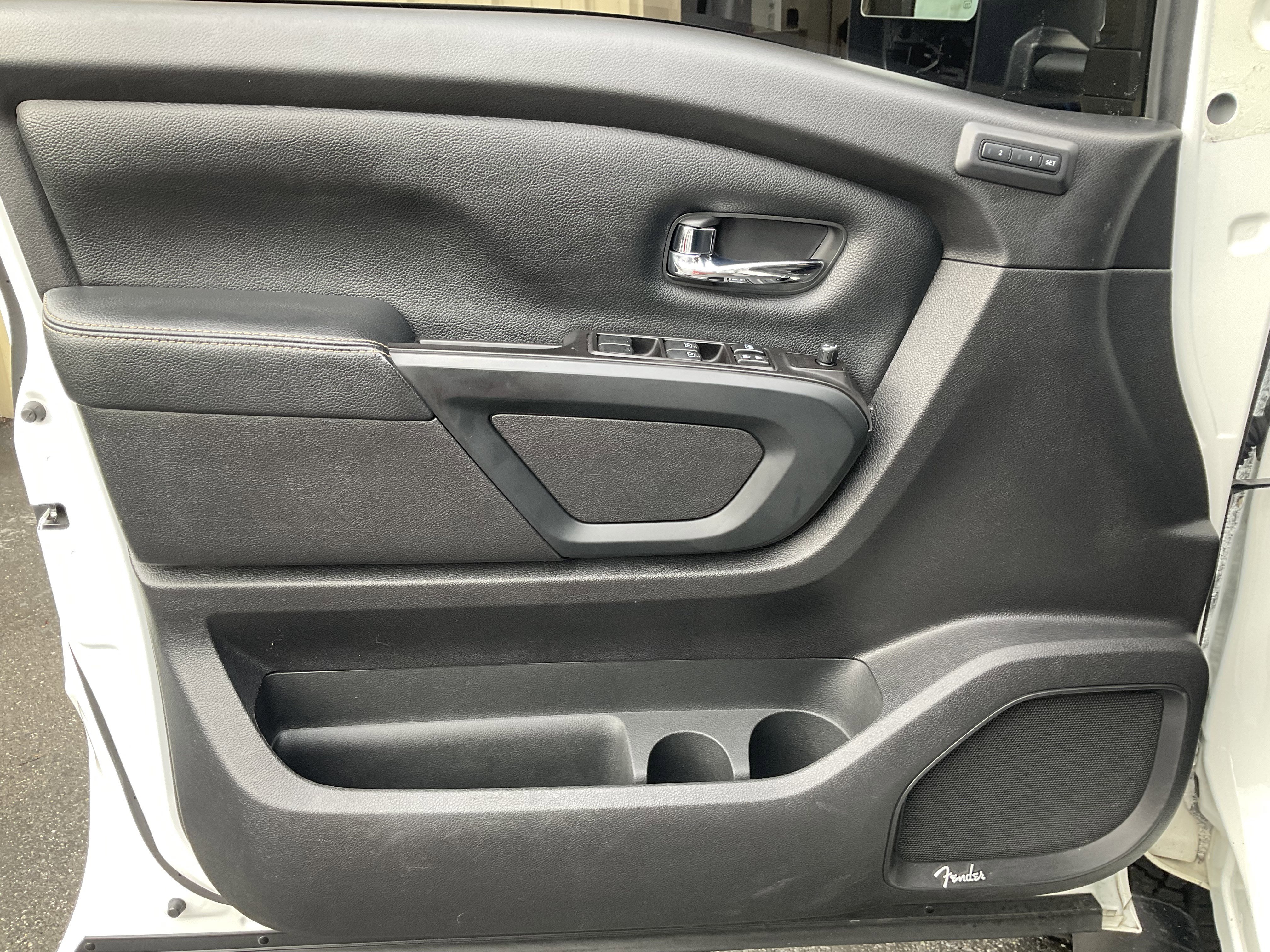 Used 2019 Nissan Titan SL w/ Midnight Edition image 29