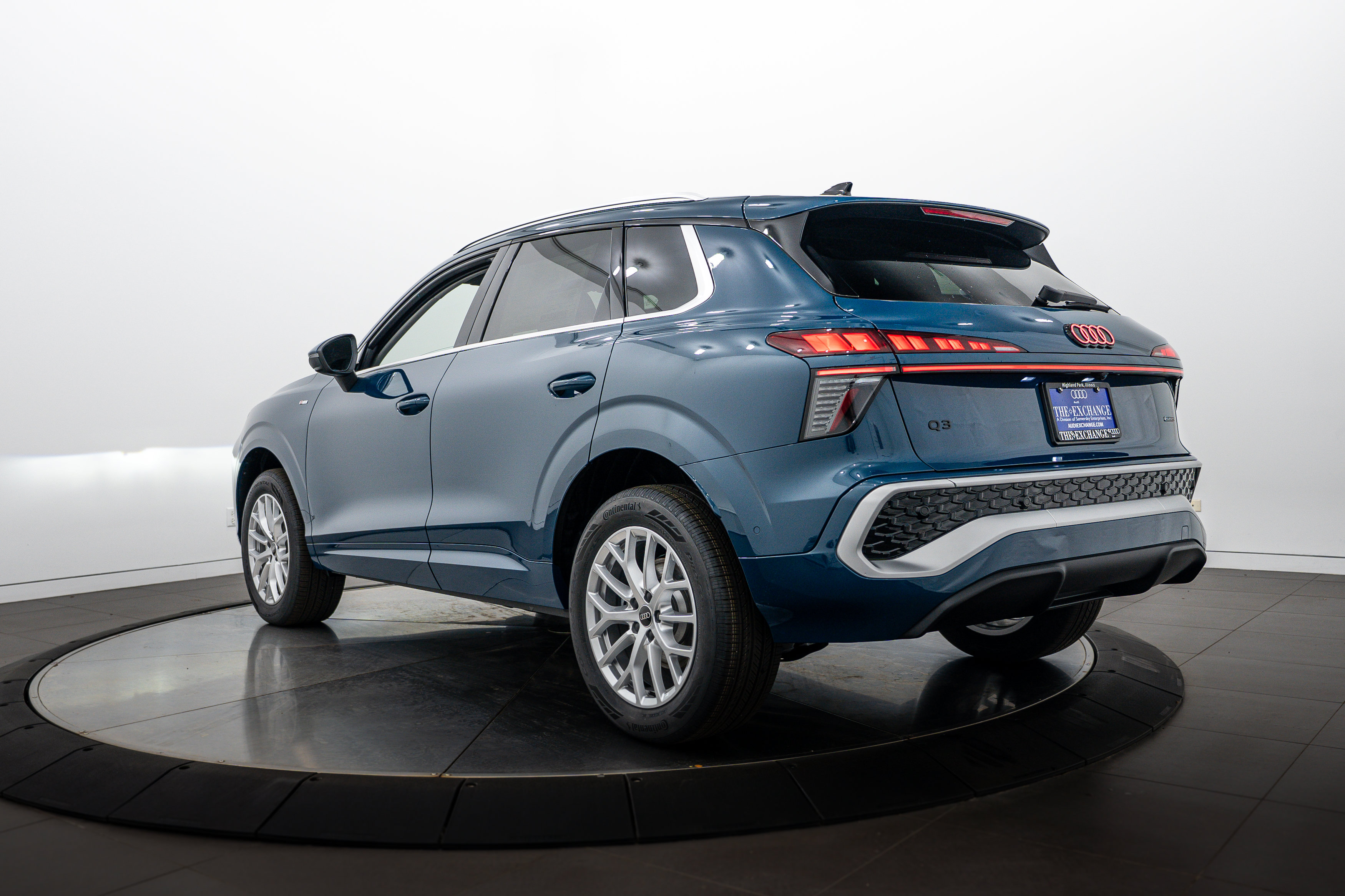 New 2026 Audi Q3 quattro 2.0T AWD/4WD image 5