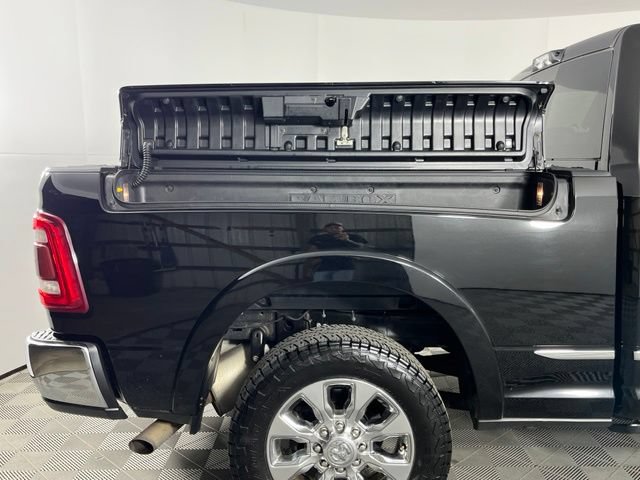 Used 2022 RAM 2500 Limited AWD/4WD image 3
