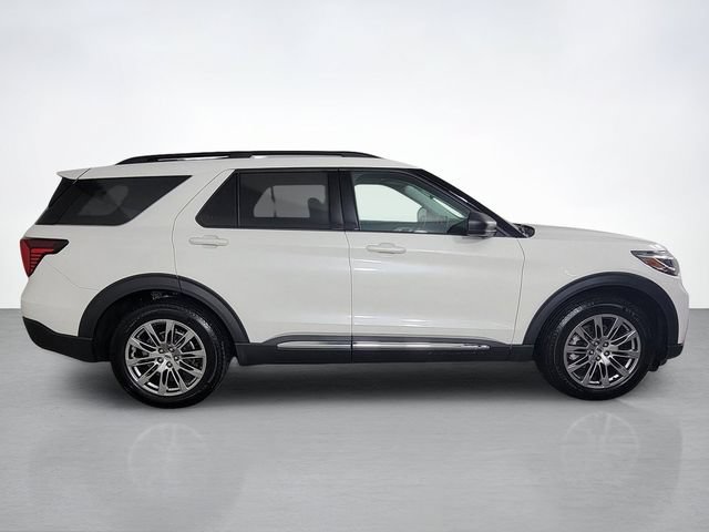 Used 2025 Ford Explorer Active w/ Active Comfort Package AWD/4WD image 2