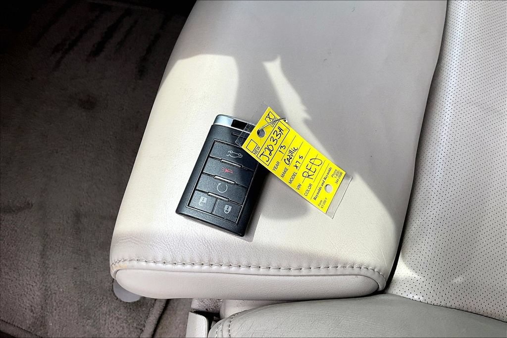 Used 2013 Cadillac XTS Luxury w/ Driver Awareness Package FWD image 10