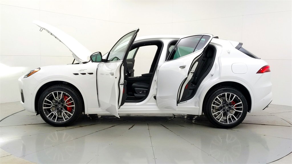 Used 2024 Maserati Grecale GT image 39