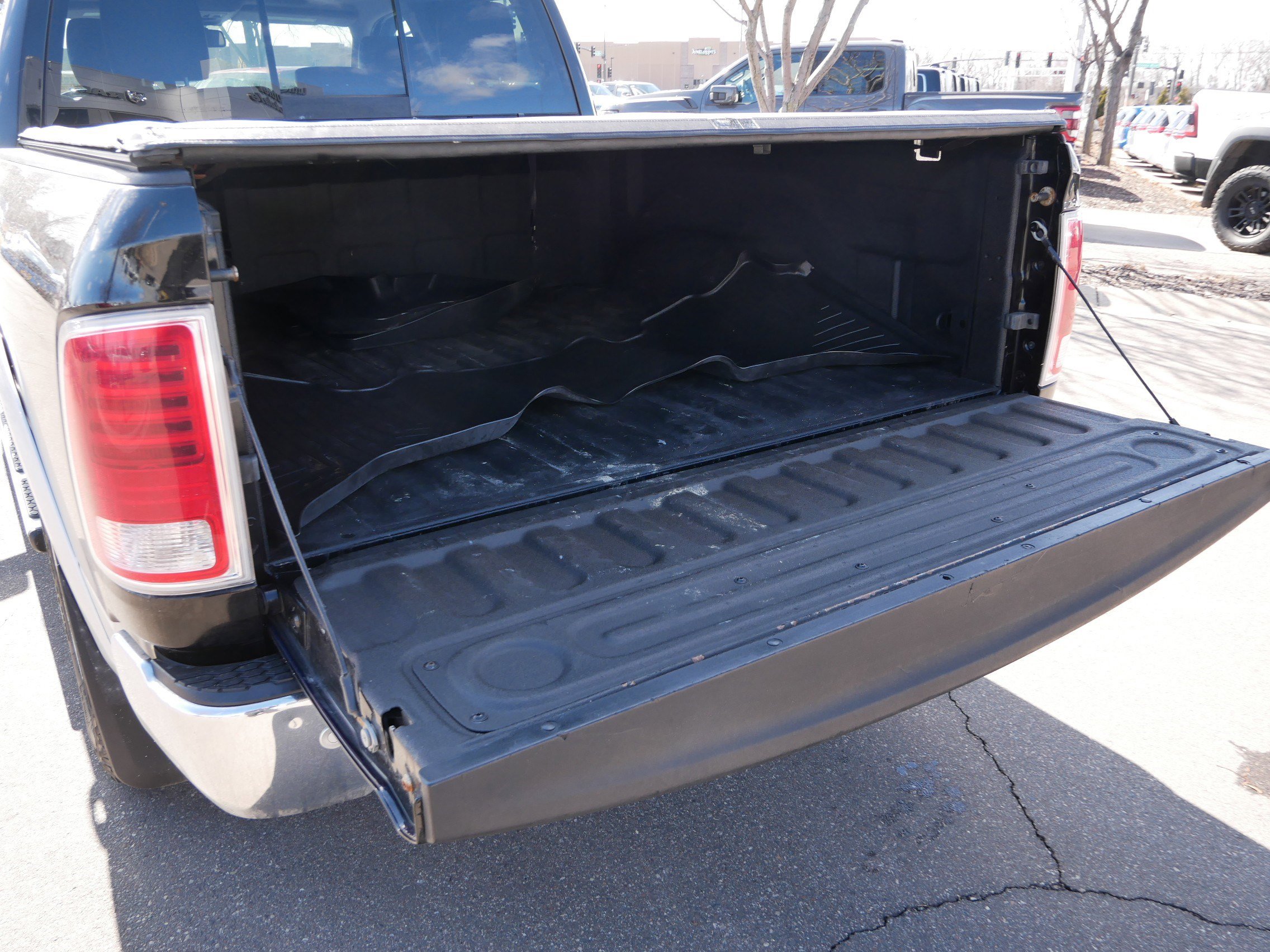 Used 2014 RAM 1500 Laramie w/ Trailer Tow Group image 18