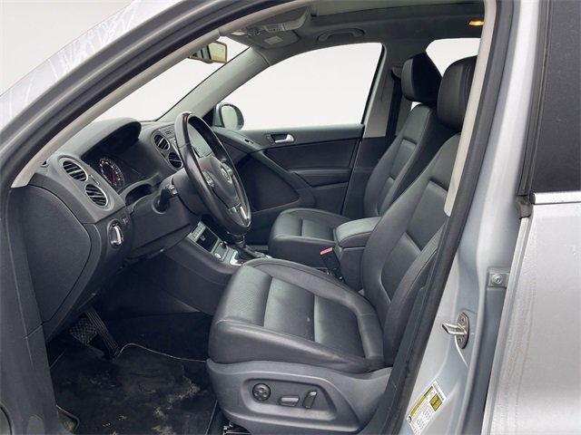 Used 2016 Volkswagen Tiguan SE image 9