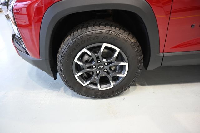 New 2026 Chevrolet Equinox ACTIV w/ Convenience Package III FWD image 30