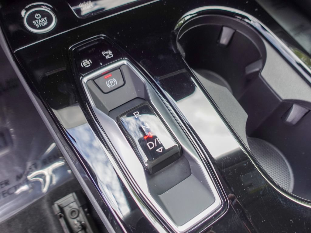 Used 2025 Audi Q6 e-tron Premium AWD/4WD image 16
