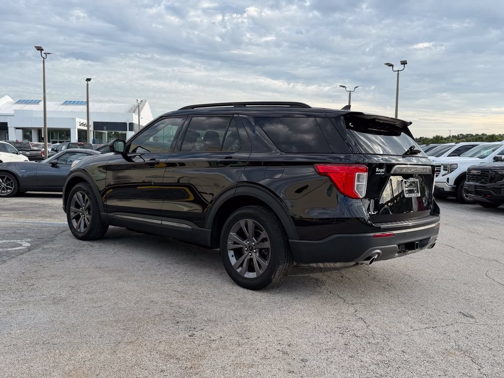Used 2023 Ford Explorer XLT w/ Equipment Group 202A RWD image 7