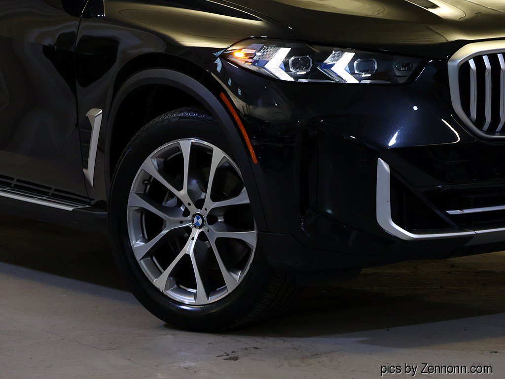 Certified 2024 BMW X5 xDrive40i w/ Premium Package AWD/4WD image 3