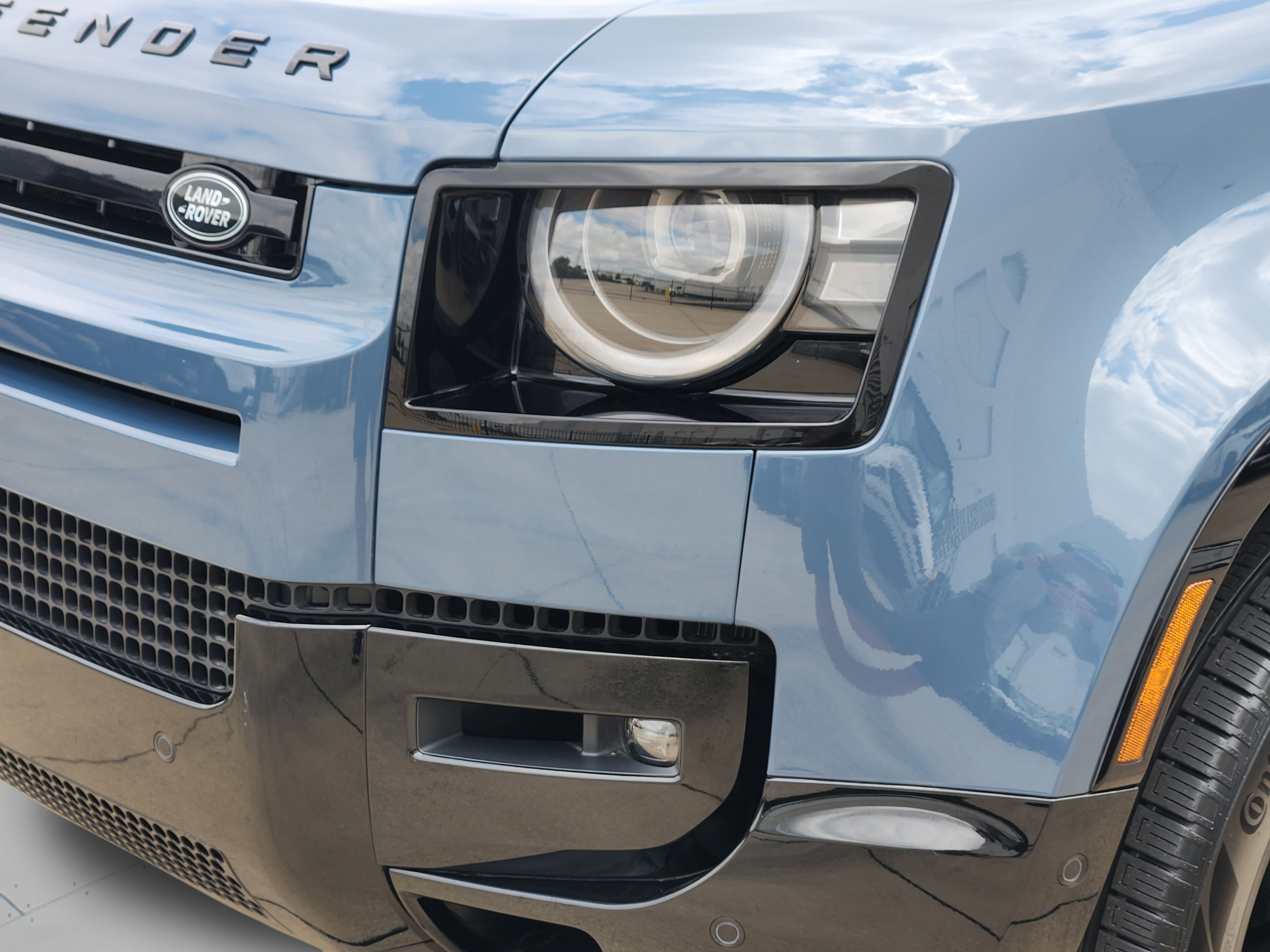 New 2026 Land Rover Defender 110 X-Dynamic SE AWD/4WD image 31