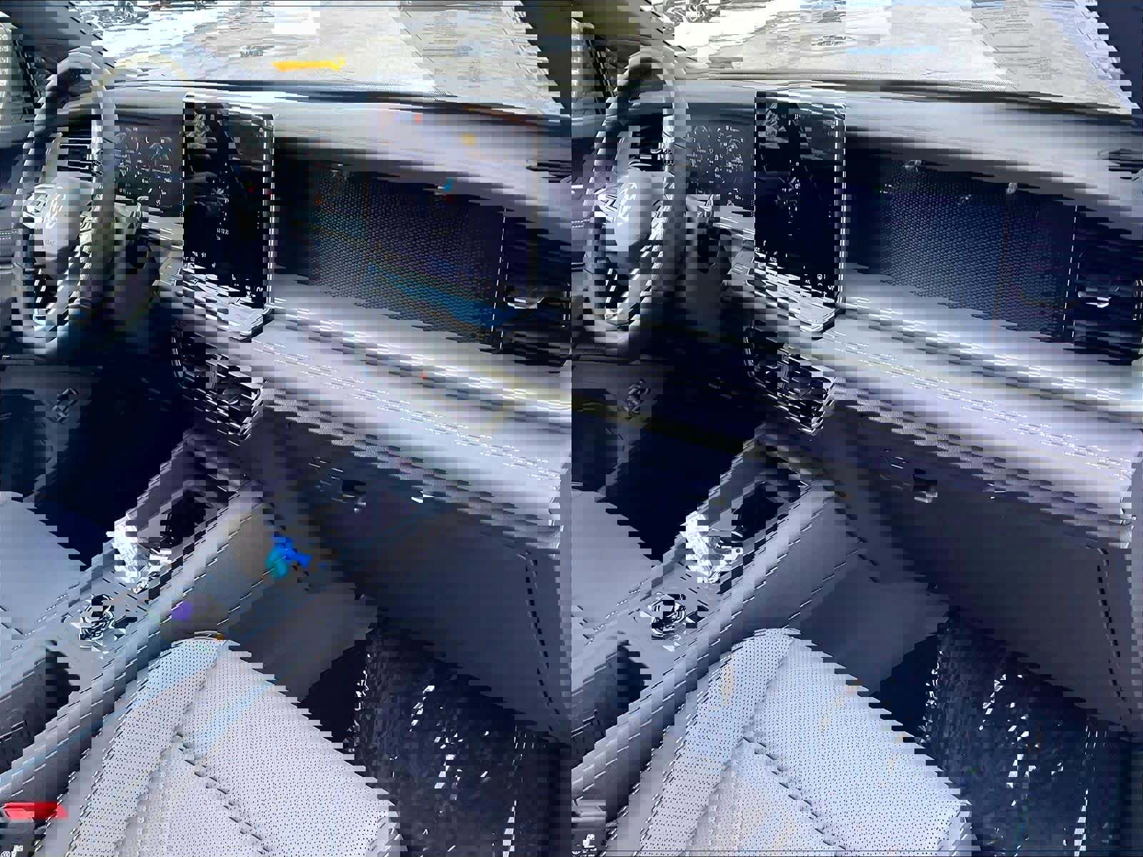 New 2026 Volkswagen Tiguan SE R-Line image 10